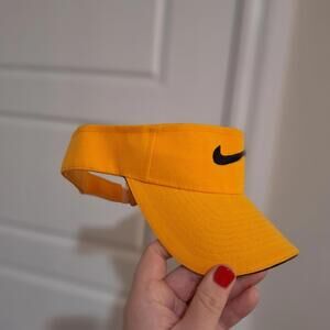 Nike Dri-FIT AeroBill Womens Golf Visor Yellow Black Swoosh Adjustable Sun Hat